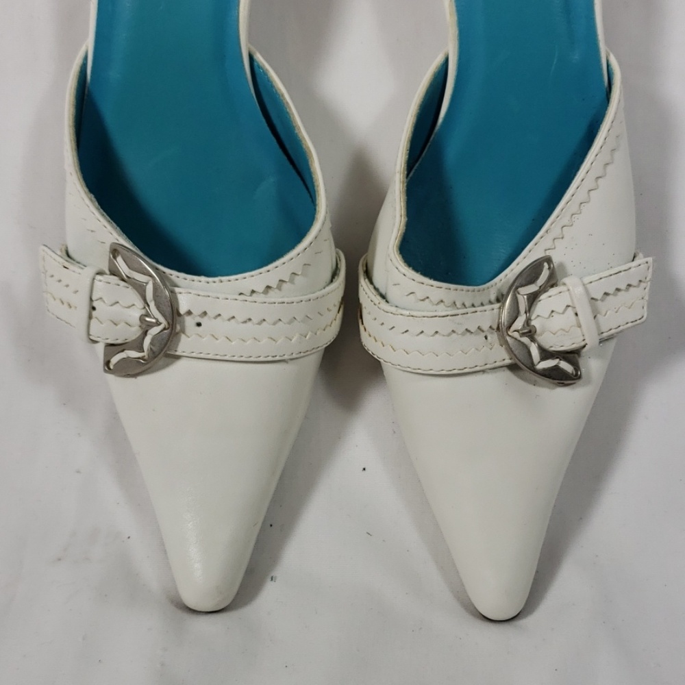 Shoes - Picture 4 of 4
